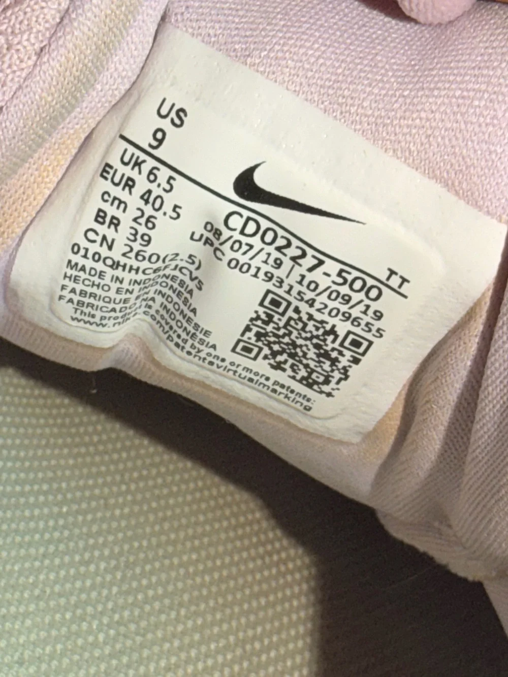 Nike Light Pink and Black Mesh Athletic Sneakers